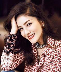 明星出水浴图片,光影交织的出水之美