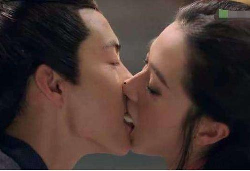 女明星告吻,娱乐圈伦理争议再起